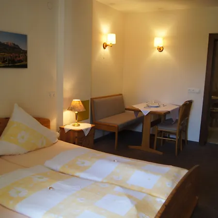 Gaensleit Hotel 3*