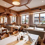 Gaensleit Hotel